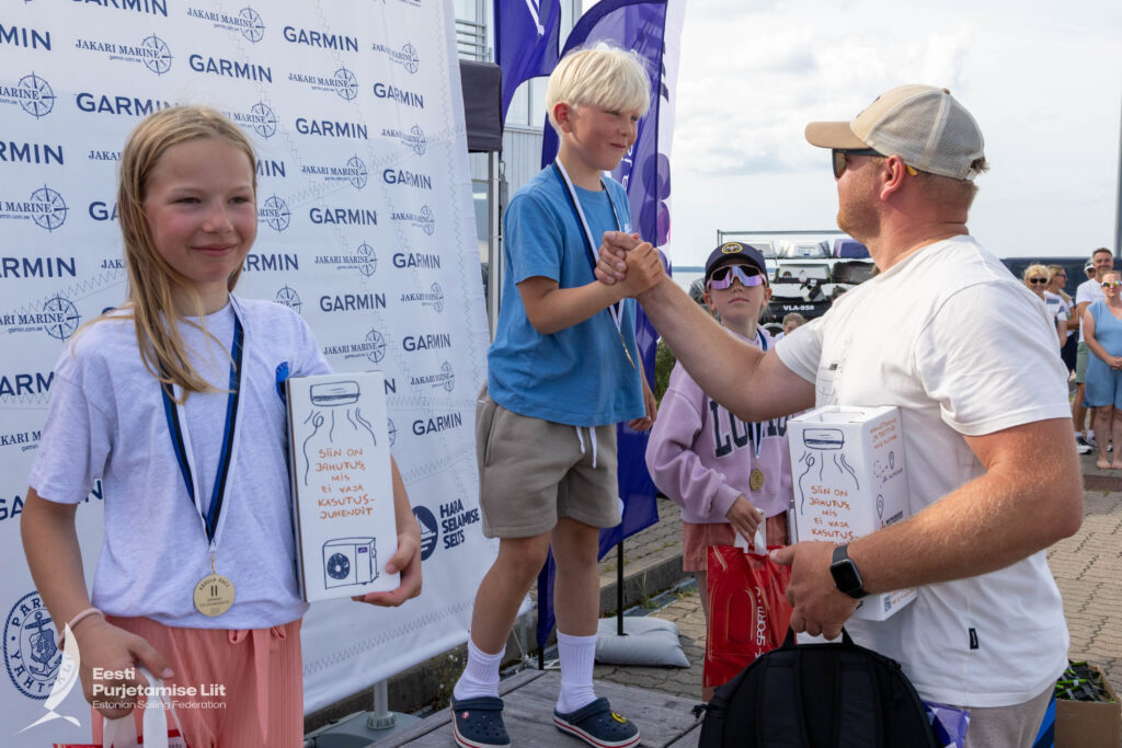 Hiiumaal peetud Kärdla Race tõi kokku Eesti noorpurjetajate paremiku